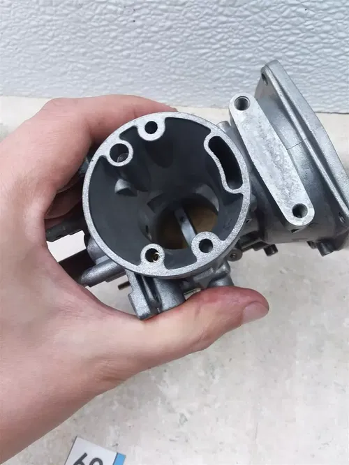 Suzuki GS1100-E-L Carburetor Right Outside Body 1980 1981 #60 UO AP-395