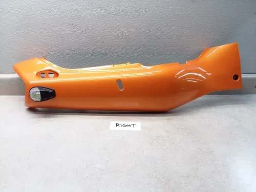 1995 Suzuki GSXR 1100 Right Side Cover Frame Body Panel GSXR1100-W PA AP-304