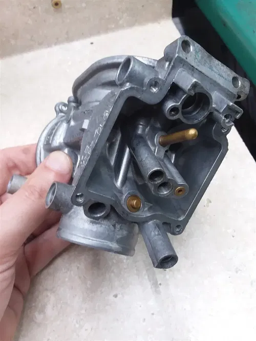 Kawasaki ZX600-E ZZR600 Carb Inside RIGHT Body#28 1993-2003 UO AP-359