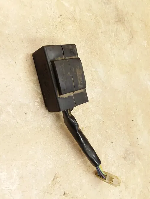 Yamaha 1100 XJ1100 MAXIM Reserve Light Relay 1982 PA AP-279