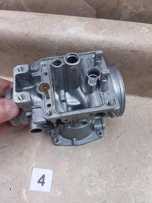 Kawasaki KZ1000-P Carburetor Carb RIGHT Outside Body 1986 -1990 #4 UO AP-367