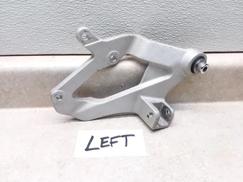 1995 Suzuki GSXR 1100 Left Rear Footrest Bracket Mount GSXR1100-W PA AP-304