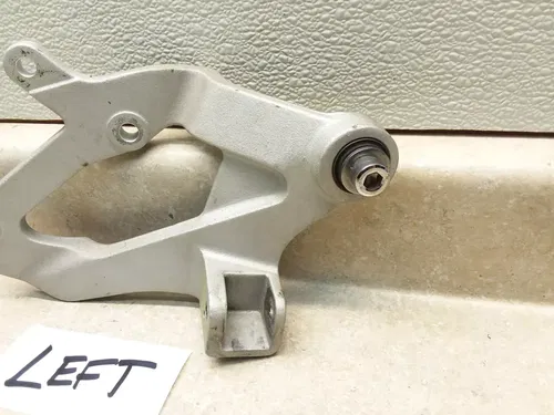 1995 Suzuki GSXR 1100 Left Rear Footrest Bracket Mount GSXR1100-W PA AP-304