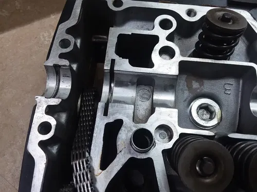 Honda 700 SHADOW VT700 Engine Cylinder Head Set 1984 PA AP-344