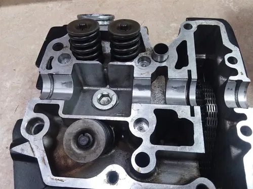 Honda 700 SHADOW VT700 Engine Cylinder Head Set 1984 PA AP-344