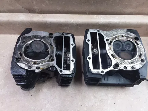 Honda 700 SHADOW VT700 Engine Cylinder Head Set 1984 PA AP-344
