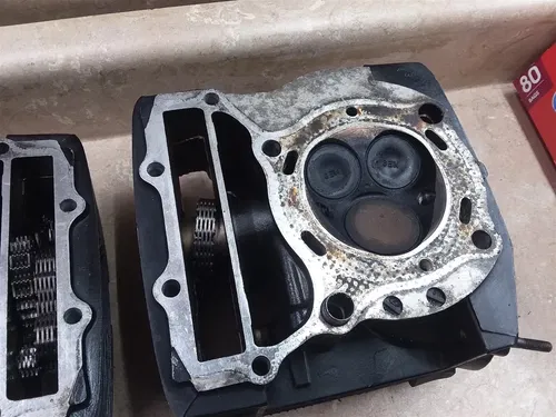 Honda 700 SHADOW VT700 Engine Cylinder Head Set 1984 PA AP-344