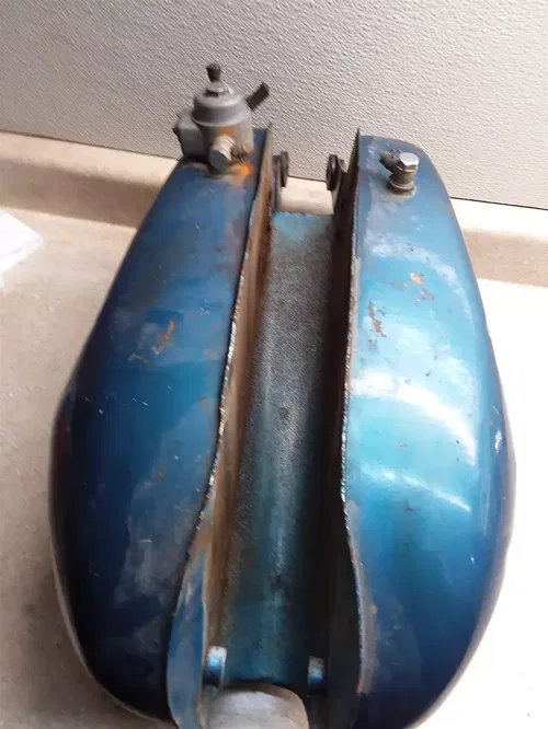 Yamaha 250 YDS3 YDS-3 Catalina Gas Fuel Tank /Dents Rust 1965 PA AP-317