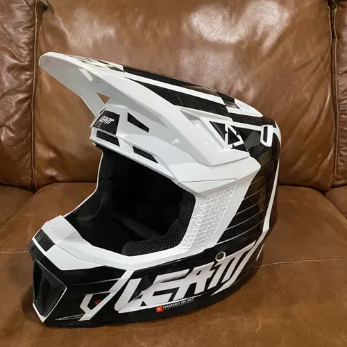 Leatt Helmets - Size L