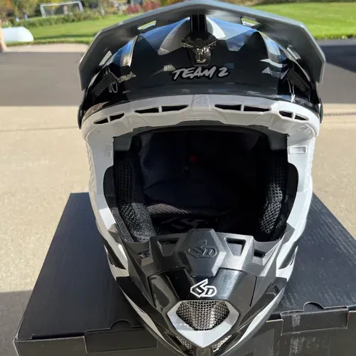 6d ATR2 Helmet