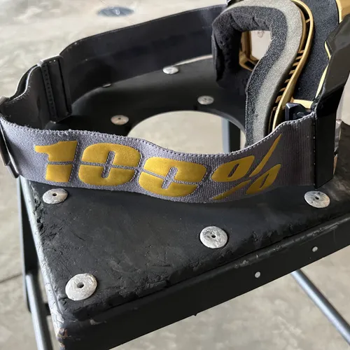 EkS Lucid Goggle
100 Percent Armega Goggle