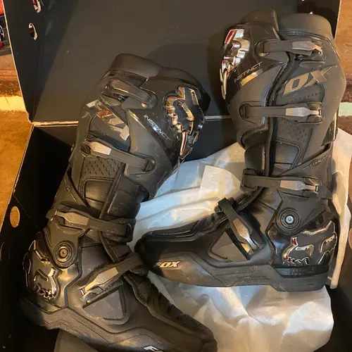 Fox Instinct Boot Size 10 
Used