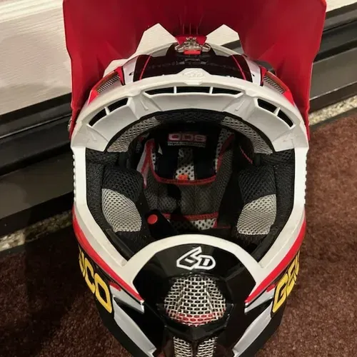 6d race worn geico honda autographed helmet