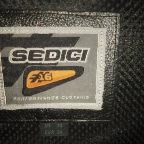 Sedici stunt suit