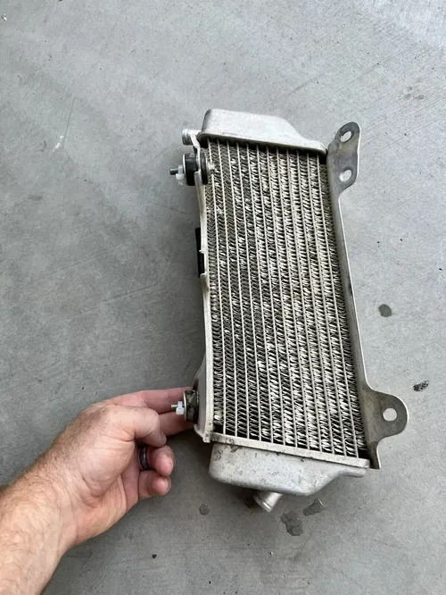 2018 - 2022 Yamaha YZ450F OEM Left Radiator BR9-1240A-00-00 YZ250F 19-23. #3101