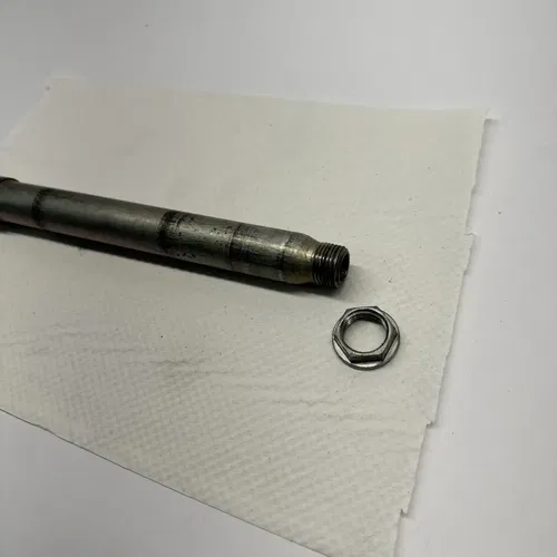 2007 Suzuki Rmz450 Front Wheel Rim Axle Pivot Bolt
