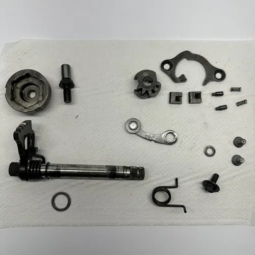 2005 - 2007 SUZUKI RMZ 450 GEAR Selector Drum SHIFT Shaft PAWL Spring