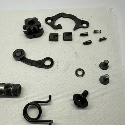 2005 - 2007 SUZUKI RMZ 450 GEAR Selector Drum SHIFT Shaft PAWL Spring
