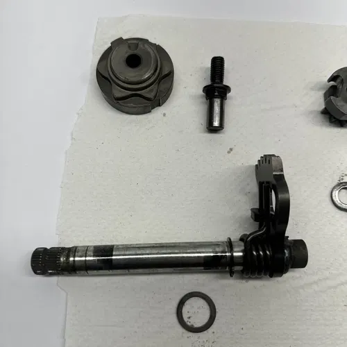 2005 - 2007 SUZUKI RMZ 450 GEAR Selector Drum SHIFT Shaft PAWL Spring