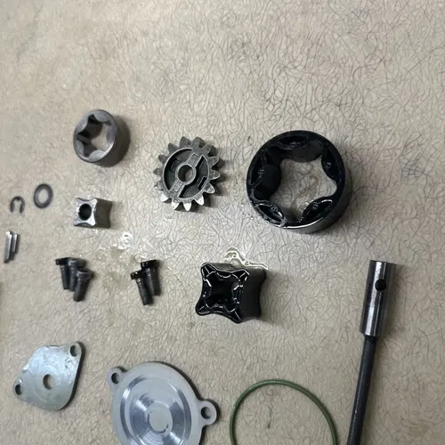2023 GasGas EX350F OEM ENGINE OIL PUMP DRIVE DRIVEN GEAR OIL PUMP GEAR KTM HUS