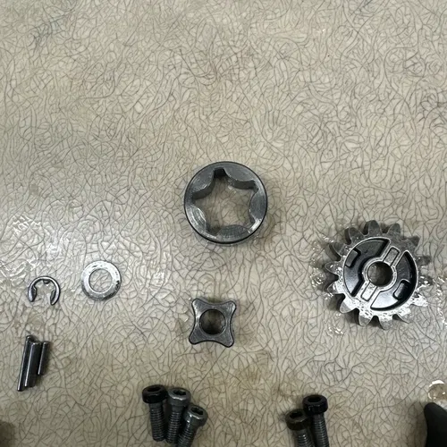 2023 GasGas EX350F OEM ENGINE OIL PUMP DRIVE DRIVEN GEAR OIL PUMP GEAR KTM HUS