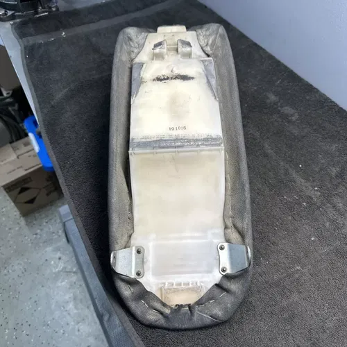 RMZ450 STEP SEAT SUZUKI RMZ 450 (2005-2007) Seat Base Seat Cover
