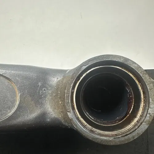 2001 Suzuki RM250 RM 250 Main Frame Chassis Cradle OEM 01 41100-37F00-24K