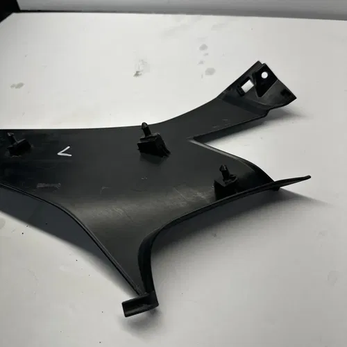 2024 kawasaki ninja 500 LEFT SIDE KNEE COWLING PANEL OEM