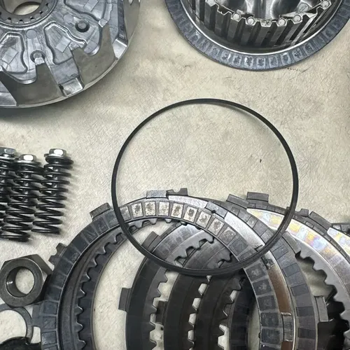 Suzuki 05-07 Rmz450 2007 Rmz450z Complete Clutch Plates Basket Hub Nuts Bearings