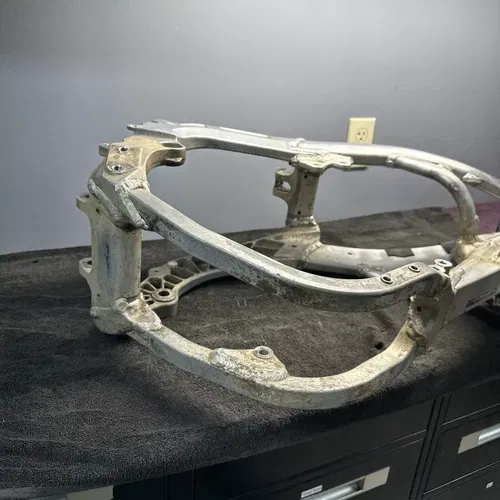 2007 RMZ450 Frame OEM Main Frame Chassis Suzuki RMZ 450 41100-35G20