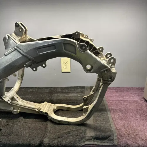 2007 RMZ450 Frame OEM Main Frame Chassis Suzuki RMZ 450 41100-35G20