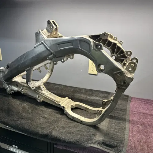 2007 RMZ450 Frame OEM Main Frame Chassis Suzuki RMZ 450 41100-35G20