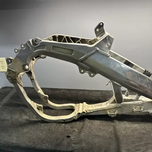2007 RMZ450 Frame OEM Main Frame Chassis Suzuki RMZ 450 41100-35G20