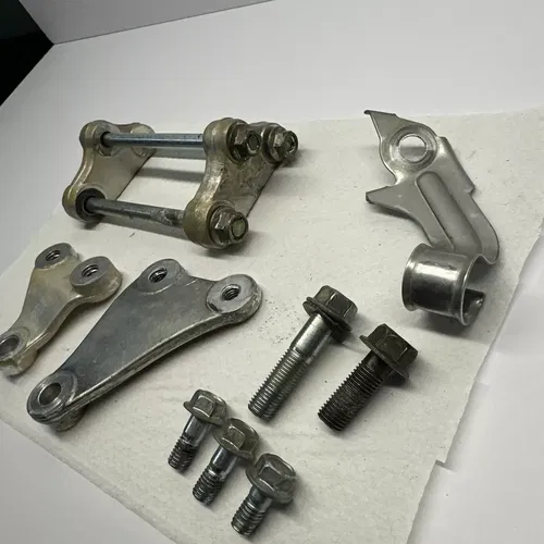 2007 Suzuki Rmz450 Engine Motor Mount Stay Brackets
