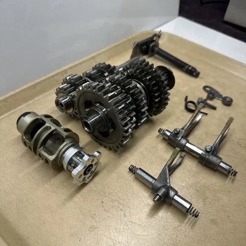 2024 KTM 250SXF Transmission Tranny Engine Gears Shaft Spindle OEM 250 SXF
