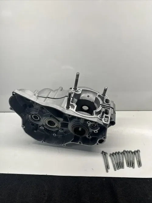 2001 Suzuki RM250 RM 250 01 Engine Cases Left Right Halves Crankcase Pair Bolts