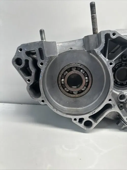 2001 Suzuki RM250 RM 250 01 Engine Cases Left Right Halves Crankcase Pair Bolts