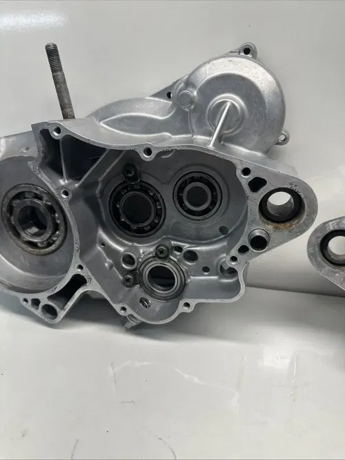 2001 Suzuki RM250 RM 250 01 Engine Cases Left Right Halves Crankcase Pair Bolts