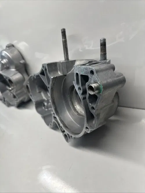 2001 Suzuki RM250 RM 250 01 Engine Cases Left Right Halves Crankcase Pair Bolts