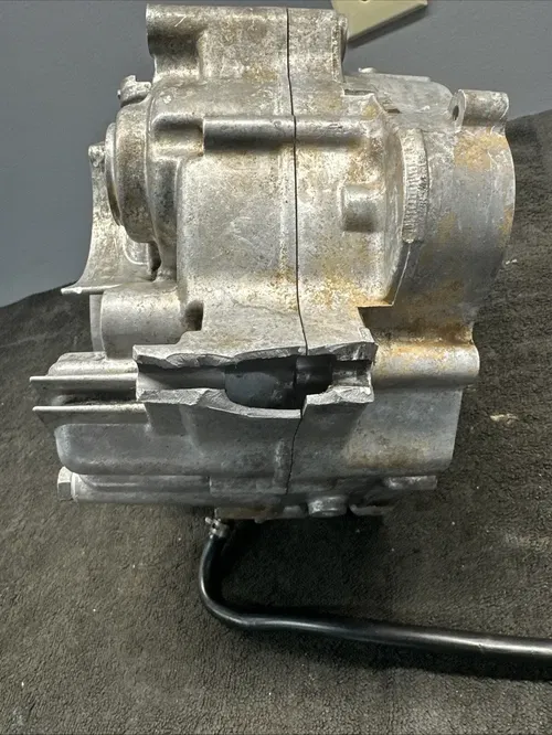 2003 Yamaha TTR 125 OEM Left Right Crankcase Crank Cases Damaged