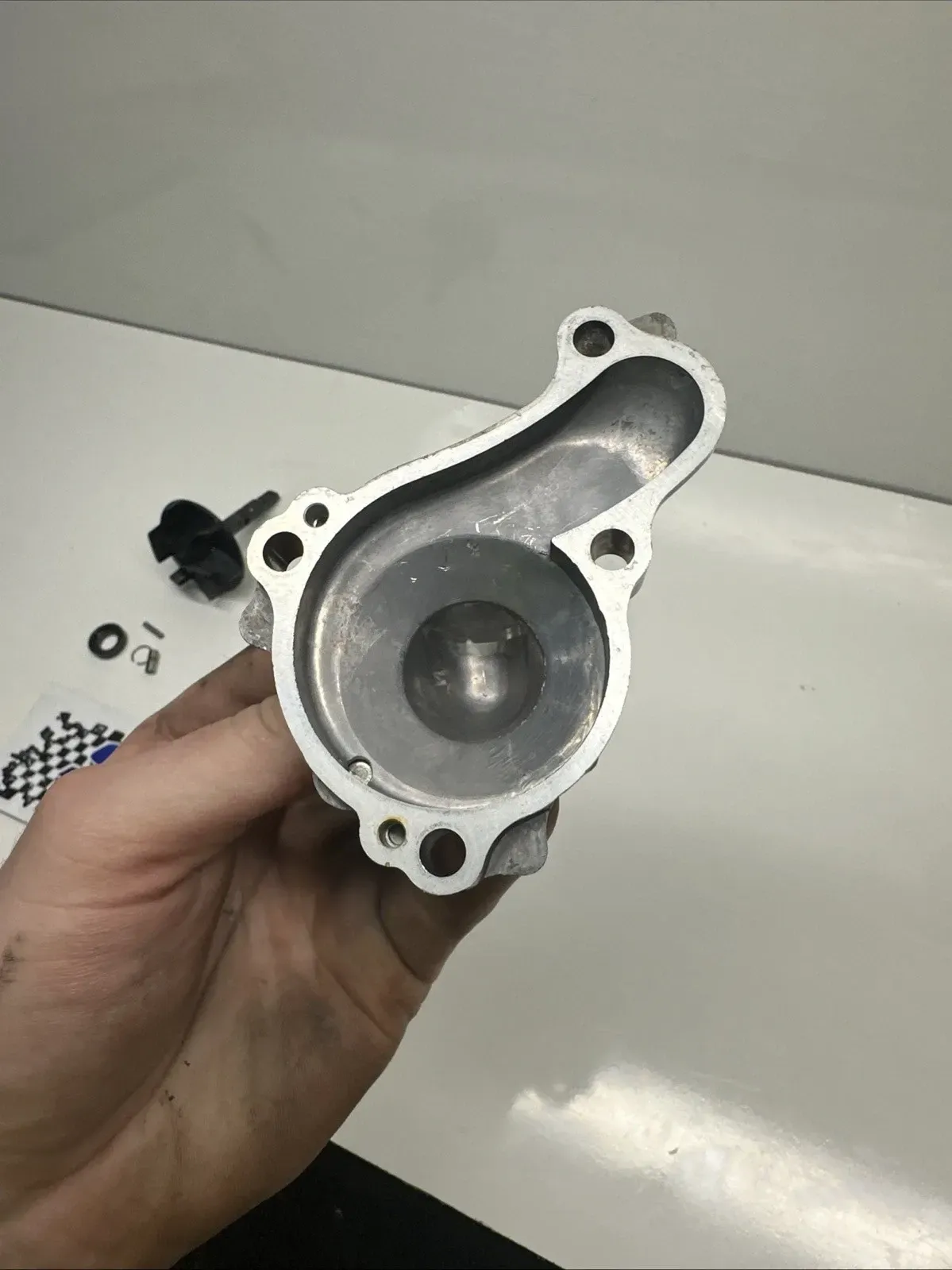 2020 YAMAHA YZ 450 WATERPUMP COOLING SYSTEM COVER OEM IMPELLER SHAFT