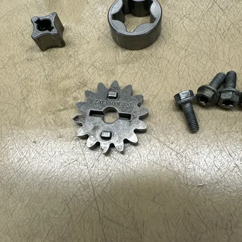 2024 KTM 250SXF Oil Pump Engine Motor OEM Rotor Gear Assembly 250 SXF
