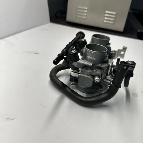 2024 KAWASAKI NINJA 500 ABS MAIN FUEL INJECTORS THROTTLE BODIES OEM