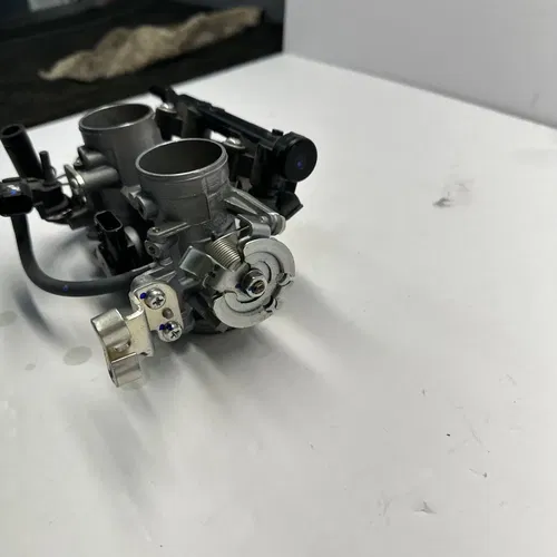 2024 KAWASAKI NINJA 500 ABS MAIN FUEL INJECTORS THROTTLE BODIES OEM
