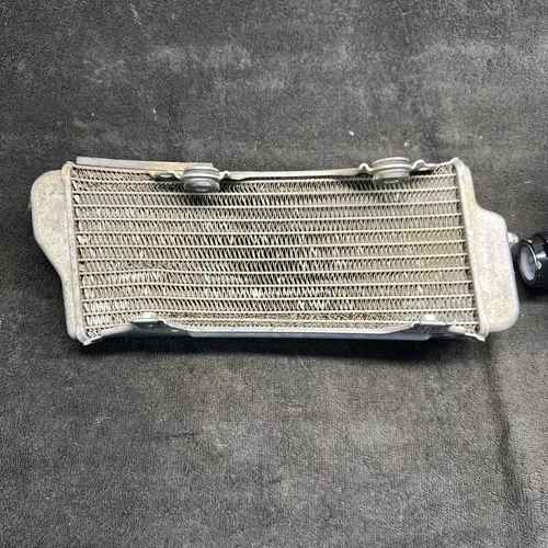 07 Suzuki RMZ 450 Radiator Left Right 17710-35G30 17720-35G30 2007