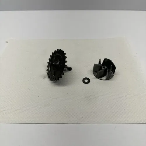 2007 Suzuki Rmz450 Engine Water Pump Shaft Impellar