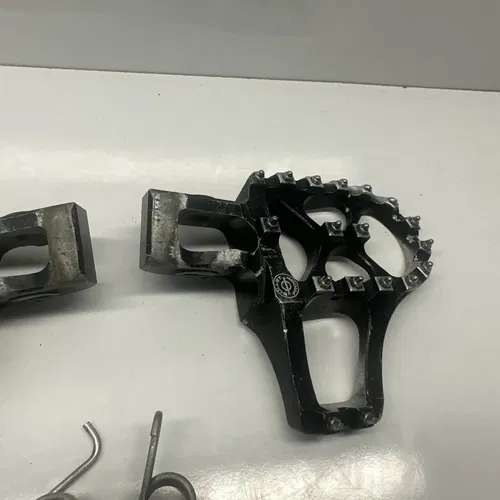 2023 GasGas EX350F Footpegs Bulletproof Designs Ankle Saving BPD Pegs Stand Step