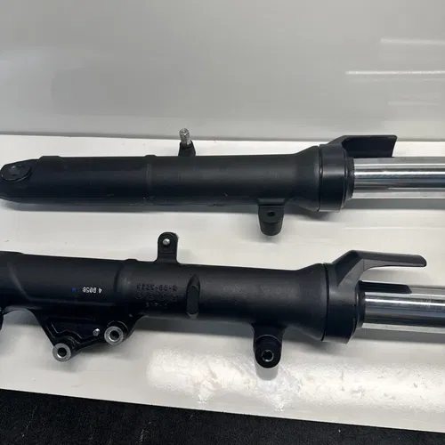 2024 KAWASAKI NINJA 500 ABS FRONT FORKS SHOCK SUSPENSION SET PAIR Damaged