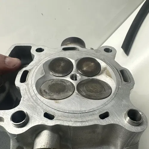 2024 KTM 250 SX-F Cylinder Head 52 Hours OEM Engine Top End SXF A46036020044
