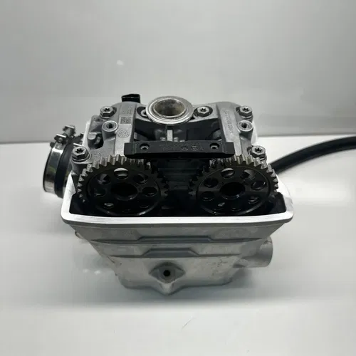 2024 KTM 250 SX-F Cylinder Head 52 Hours OEM Engine Top End SXF A46036020044
